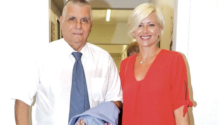 η σύζυγος του Τράγκα, η Μαρία Καρρά