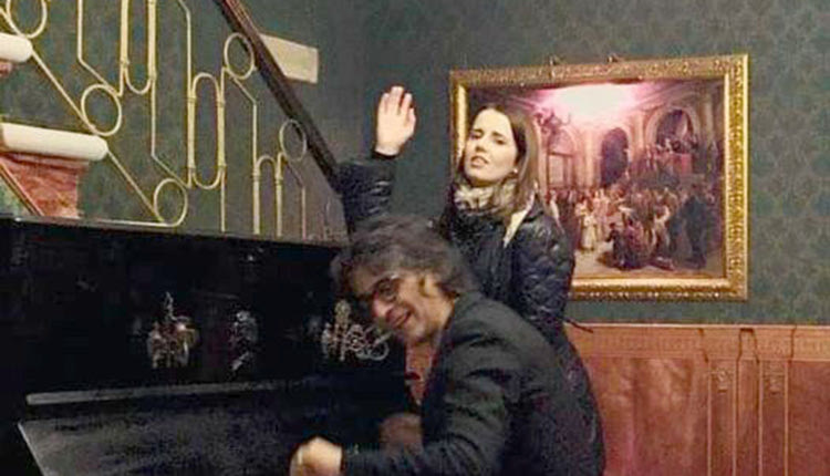 Μια βραδιά στην Βενετία με την σύντροφο της ζωής του