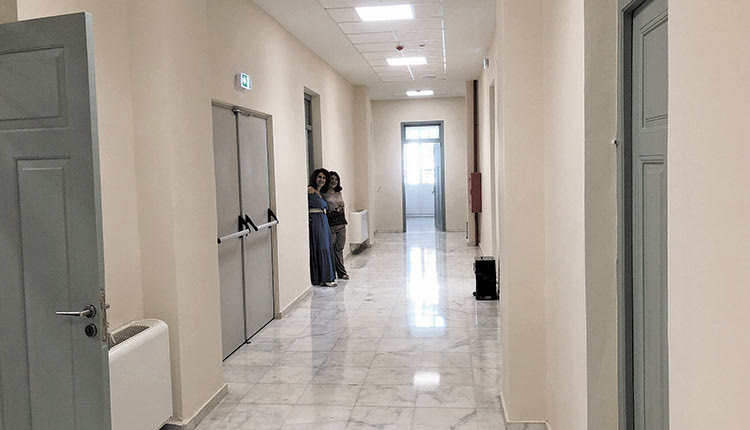 τοιμος ο όροφος Σχεδόν έτοιμη είναι η ανακαίνιση του πρώτου ορόφου του κεντρικού κτηρίου της Περιφέρειας Κρήτης που έγινε με σεβασμό στην ιστορικότητα του οικοδομήματος.