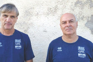 Ο κ. Νικητάκης (δεξιά) με τον ομοσπονδιακό τεχνικό κ. Λακασά