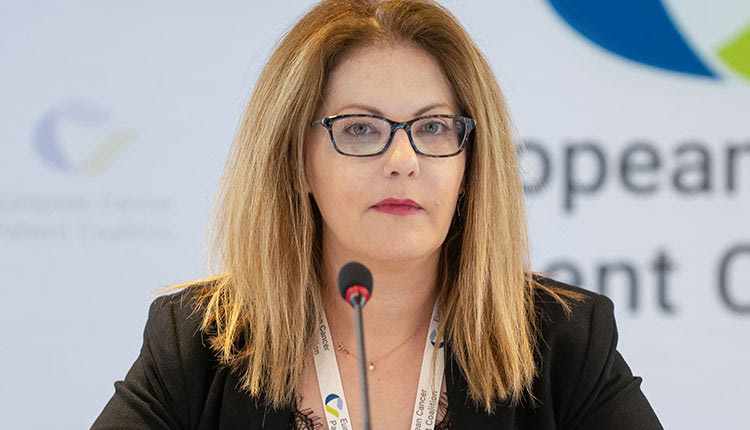 Η επικεφαλής του Ευρωπαϊκού Συνασπισμού Ασθενών με Καρκίνο, κα. Χάρις Γιρβαλάκη, τονίζει πως πρώτος στόχος είναι η ισότιμη πρόσβαση όλων των ασθενών στις δομές υγείας