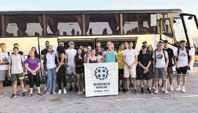 Οι Κ20 στίβου της Κρήτης στις Σέρρες για το Πανελλήνιο πρωτάθλημα. Η οδική μεταφορά εξασφαλίστηκε με πούλμαν που διέθεσε ξανά η Περιφέρεια Κρήτης. Μεγάλη στήριξη...