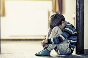 ΚΑΚΟΠΟΙΗΣΗ ΑΝΗΛΙΚΩΝ ΕΝΔΟΙΟΙΚΟΓΕΝΕΙΑΚΗ ΒΙΑ