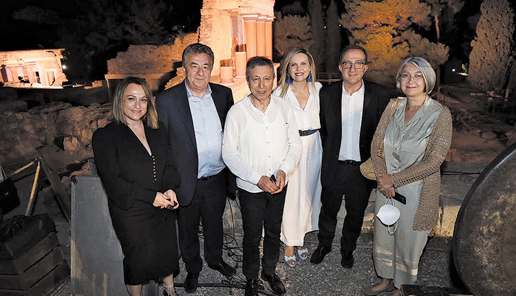 ΣΤΟ ΠΛΑΙΣΙΟ ΤΟΥ ΦΕΣΤΙΒΑΛ ΚΡΗΤΗΣ ΠΟΥ ΟΡΓΑΝΩΝΕΙ Η ΠΕΡΙΦΕΡΕΙΑ Μέσα σε κλίμα μυσταγωγίας     η ΚΟΑ στην Κνωσό