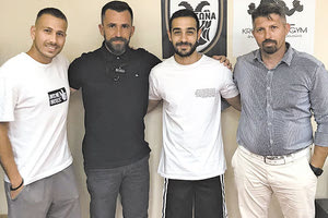 Οι Παπαδιός, Σκούφος με τους παράγοντες του ΠΑΟΚ κ. Σφήκα, Στειακάκη