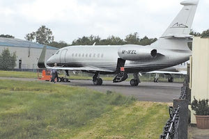 ΣΤΟ ΣΦΥΡΊ ΤΟ ΑΕΡΟΠΛΑΝΟ ΤΟΥ ΣΟΥΜΑΧΕΡ