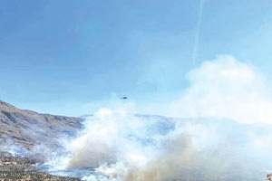 Ολονύκτια μάχη με τις φλόγες