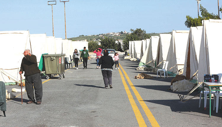 Πάνω από 1.5 εκατομμύριο ευρώ πιστώθηκε χθες στους λογαριασμούς των πληγέντων στο Αρκαλοχώρι
