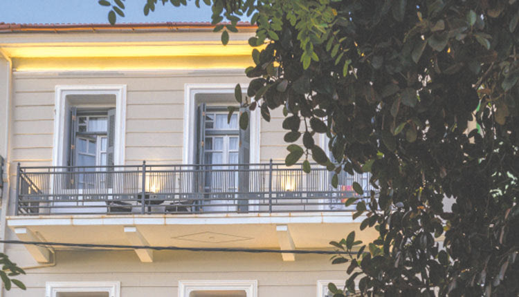 Στο σημερινό Plaza 1866 γεννήθηκε το 1934 η Νανά Μούσχουρη