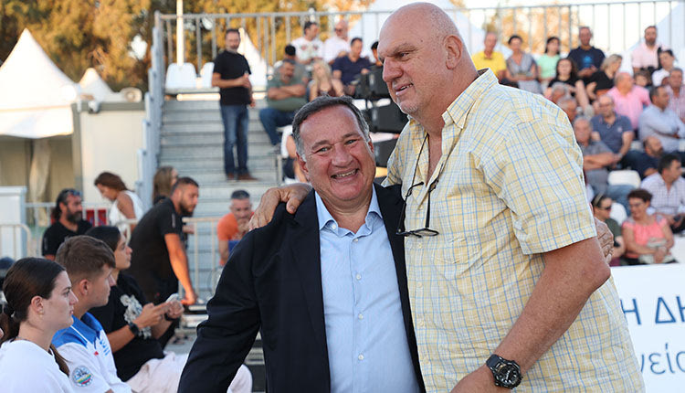 Ο πρόεδρος της Ε.Ο.Ε κ. Καπράλος με τον πρώην διεθνή μπασκετμπολίστα Δημήτρη κοκολάκη