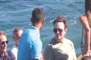 ΕΛΟΝ ΜΑΣΚ ΣΤΗΝ ΜΥΚΟΝΟ