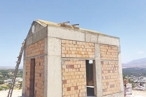 Το εκκλησάκι του Προφήτη Ηλία στο Αρκαλοχώρι, που είχε καταρρεύσει στο σεισμό της 27ης Σεπτεμβρίου, παίρνοντας μαζί του στα συντρίμμια τον Ιάκωβο Τζαγκαράκη, κτίστηκε ξανά και μάλιστα θα λειτουργήσει στη γιορτή του