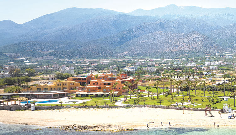 Τη δεκαετία του 1990 στο “Σειρήνες” προστέθηκε το “Sirens Village”, ενώ πρετοιμάζεται η νέα επένδυση της εταιρείας 