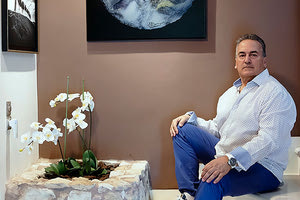 Δεν λειτουργώ με καλλιτεχνικές αναστολές ένας καλλιτέχνης πρέπει να πειραματίζεται