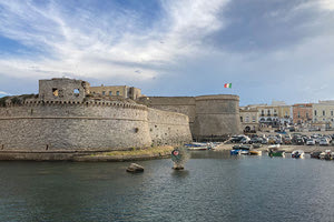 Καλλίπολη! Το λέει το όνομα της: όμορφη πόλη. Ένας ζωντανός πίνακας ζωγραφικής...