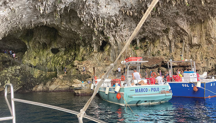 Κάστρο: βουτιά στο απέραντο μπλε!