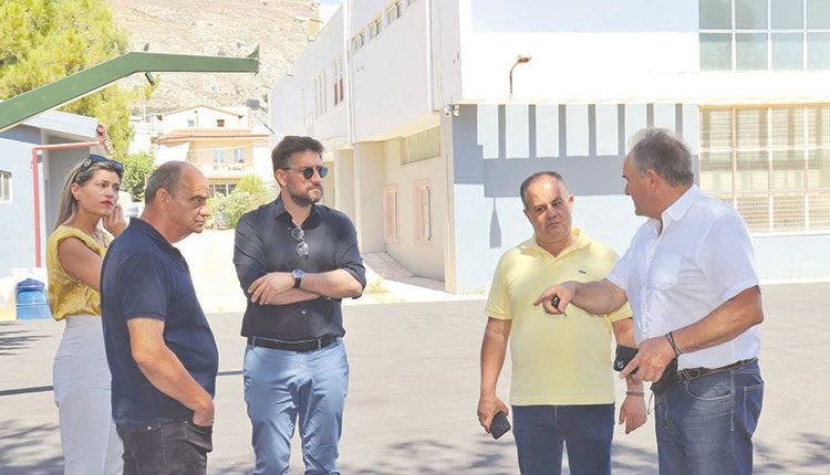 Η παραίτηση και η επίσκεψη