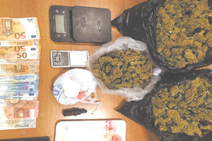 Τα κατασχεθέντα στην κατοχή του 33χρονου