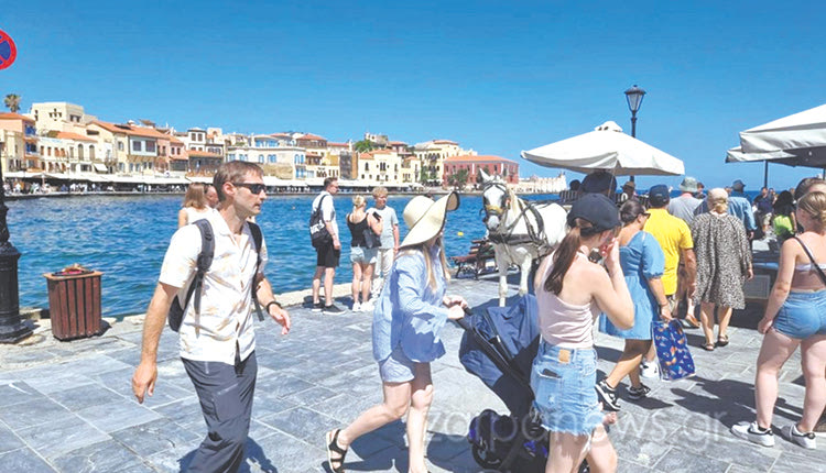 Εικόνες Δεκαπενταύγουστου στο κέντρο των Χανίων