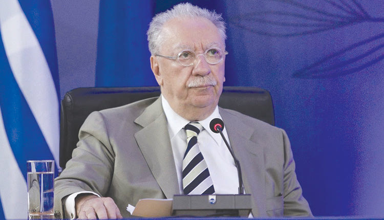 Διαψεύδει ο Σάλλας