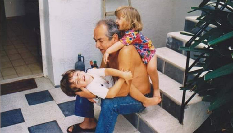 το αντίο της εγγονής του Δημήτρη Αποστολάκη