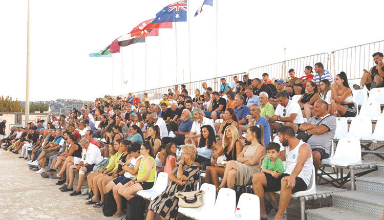 Αρκετός κόσμος παρακολούθησε το τουρνουά Beach soccer