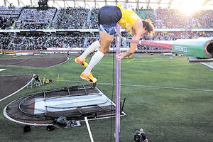 Ο Ντουπλάντις πραγματοποιεί το παγκόσμιο ρεκορ