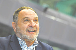 Ο Ρώσος πρόεδρος δεν είναι πια επίτιμος διδάκτορας του Εθνικού Καποδιστριακού Πανεπιστημίου Αθηνών. Ο τίτλος του αφαιρέθηκε και επίσημα, με την απόφαση της Συγκλήτου του Ιδρύματος, ενώ οι διαδικασίες είχαν κινηθεί μετά την εισβολή της Ρωσίας στην Ουκρανία.