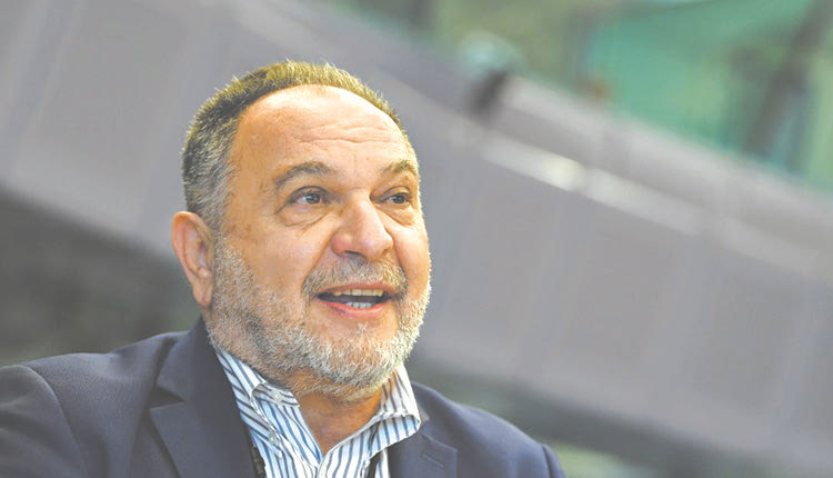 Ο Ρώσος πρόεδρος δεν είναι πια επίτιμος διδάκτορας του Εθνικού Καποδιστριακού Πανεπιστημίου Αθηνών. Ο τίτλος του αφαιρέθηκε και επίσημα, με την απόφαση της Συγκλήτου του Ιδρύματος, ενώ οι διαδικασίες είχαν κινηθεί μετά την εισβολή της Ρωσίας στην Ουκρανία.