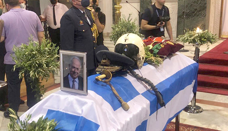 Συγκίνηση για το θάνατο του Δ. Αποστολάκη