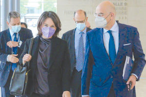 Έρχεται η Αναλένα