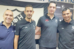 Ο Εμπορικός Διευθυντής του Ερ. ΟΦΗ κ. Παντελίδης με τους κ.κ. Δοκιμάκη, Ράλλη και Δελατόλα