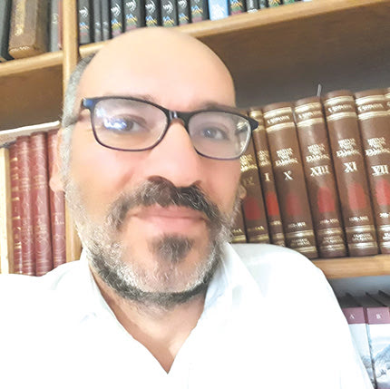 Ο πρόεδρος του Συλλόγου  Σεισμόπληκτων “Ελπίδα”  κ. Κώστας Γκαντάτσιος 