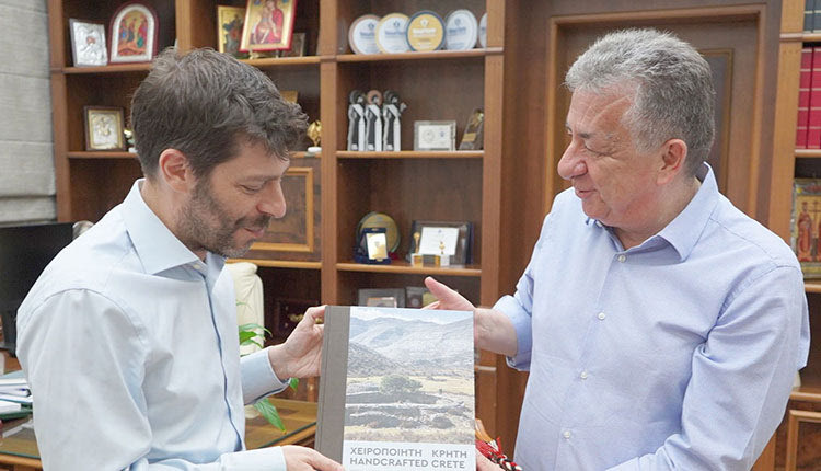 γιατρομανωλακης στην κρητη