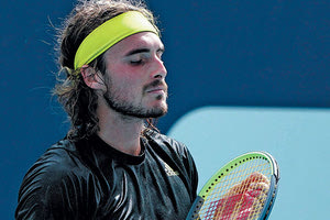 Το φεγγάρι δεν είναι καλό για τον Στέφανο Τσιτσιπά.