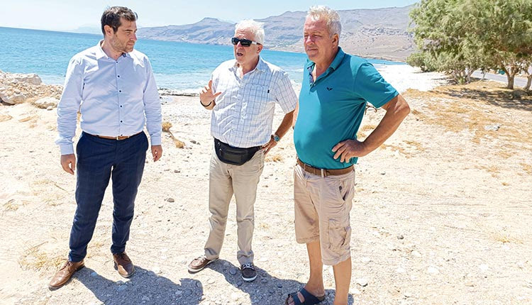 Ο αντιπεριφερειάρχης Γιάννης Ανδρουλάκης με τους κ.κ. Καμπάνη και Τσιφετάκη