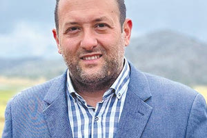 Ο Χρήστος Εμμ. Στρατάκης