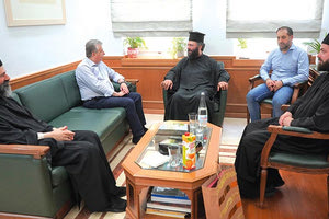 Ο Σεβασμιότατος Μητροπολίτης Αυστρίας κ. Αρσένιος επισκέφθηκε τον Περιφερειάρχη Κρήτης Σταύρο Αρναουτάκη.