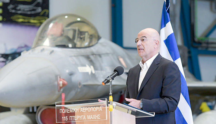 Ύμνοι Δένδια για τα F-35 από τη Σούδα