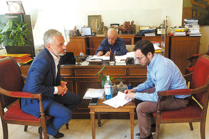 υπογραφή  σύμβασης για την τσιμεντόστρωση αγροτικών δρόμων στη δημοτική ενότητα Παλιανής