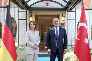 Ο Τούρκος υπουργός Εξωτερικών Μεβλούτ Τσαβούσογλου μίλησε σε κοινή συνέντευξη Τύπου με τη Γερμανίδα ομόλογό του, Αναλένα Μπέρμποκ