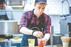 Ανήλικοι εργαζόμενοι:  Τα κάνουν όλα και συμφέρουν…