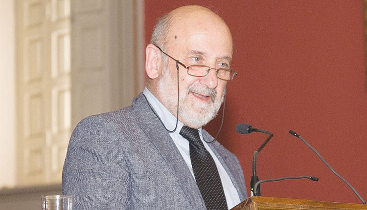  Ο πρύτανης του Πολυτεχνείου Κρήτης, καθηγητής Ευ. Διαμαντόπουλος