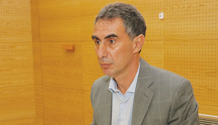 Ο πρύτανης του  ΕΛΜΕΠΑ,  καθηγητής Ν. Κατσαράκης