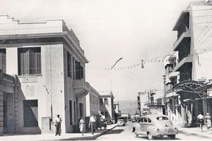 ΓΈνας από τους κεντρικούς δρόμους του Ηρακλείου μεταπολεμικά τότε Βασιλέως Γεωργίου, σημερινός πεζόδρομος της Δικαιοσύνης;