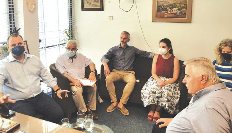 Από τη συνάντηση στο γραφείο του δημάρχου