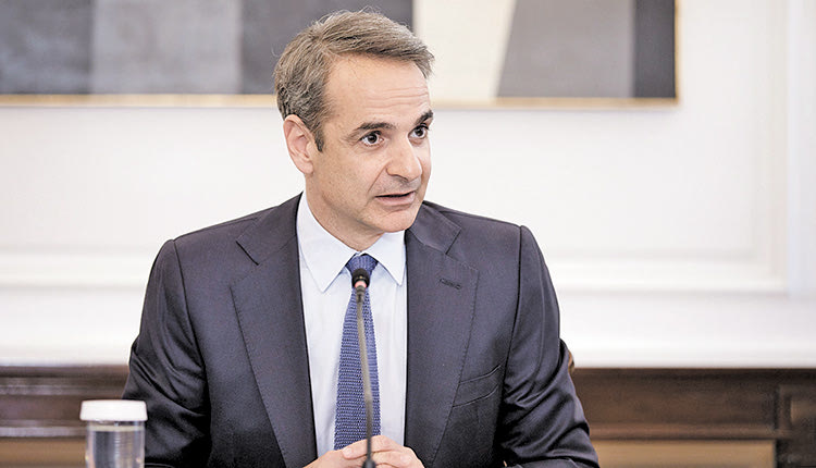 Οι παραιτήσεις αγγίζουν άμεσα τον πρωθυπουργό καθώς πρόκειται για τον γραμματέα του γραφείου του και των άνθρωπο στον οποίο είχε αναθέσει την Εθνική Υπηρεσία Πληροφοριών 