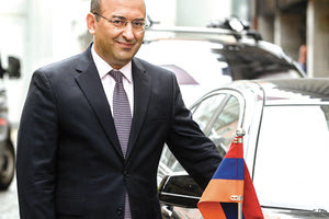 Ο πρέσβης της Αρμενίας στην Ελλάδα, Τιγκράν Μκρτσιάν, διέψευσε κατηγορηματικά οποιαδήποτε εμπλοκή της Αρμενίας στο θέμα των υποκλοπών των τηλεφωνικών συνομιλιών