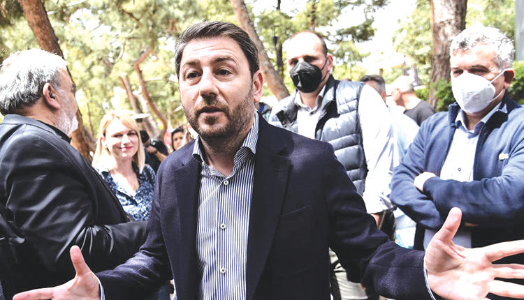 «Γιατί ήμουν υπό παρακολούθηση», ρωτά τον πρωθυπουργό ο Ν. Ανδρουλάκης