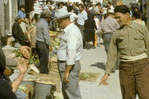 ΦΩΤΟΗΜΕΡΑΣ: Δεκαετία του ‘80 στο ακμάζον τότε παζάρι του Αρκαλοχωρίου.